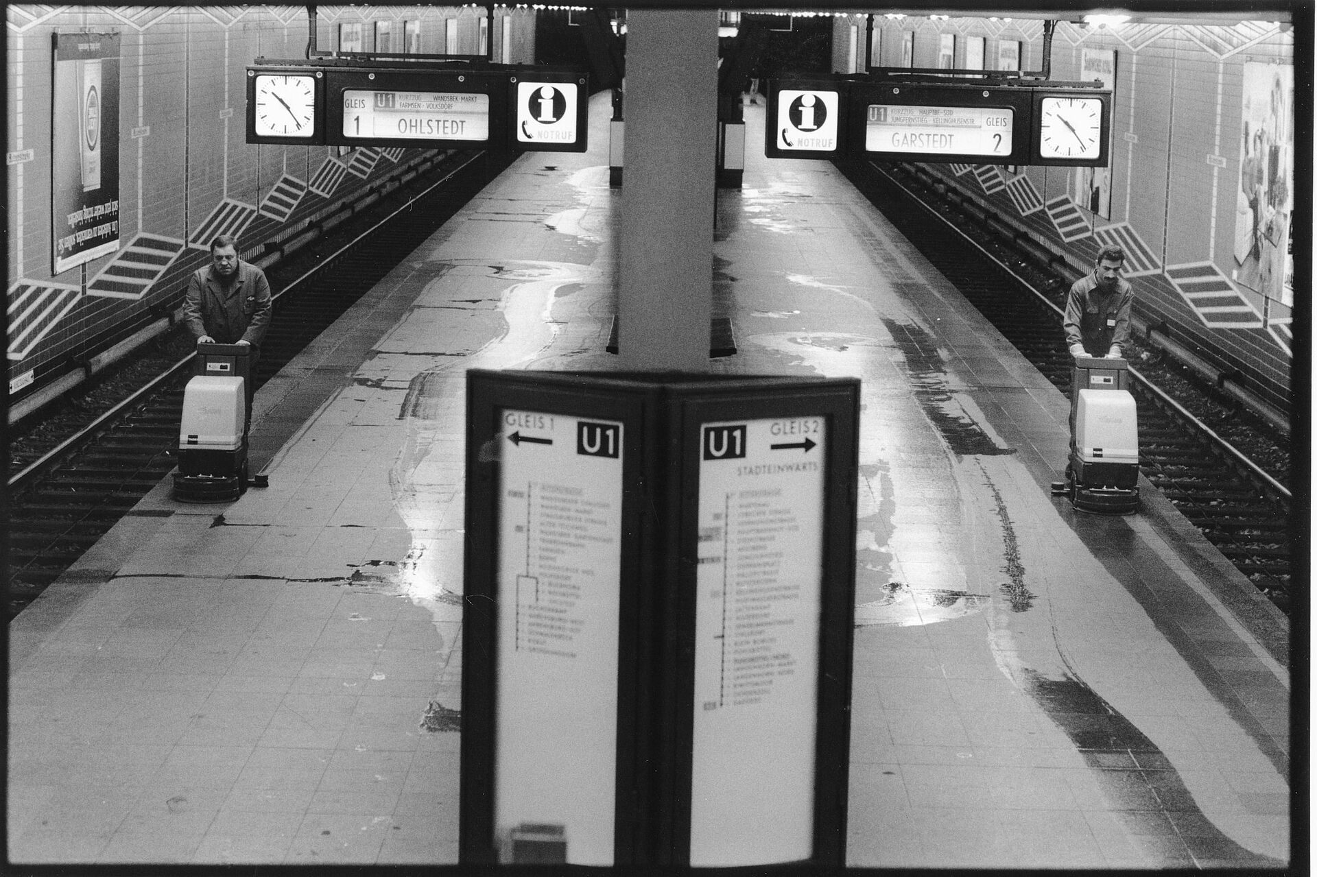 Haltestellenreinigung mit dem Schrubbsaugautomat in den 60er und 70er Jahren